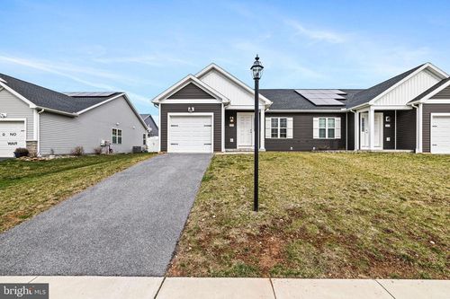 177 Skyview Cir, HANOVER, PA, 17331-7549 | Card Image