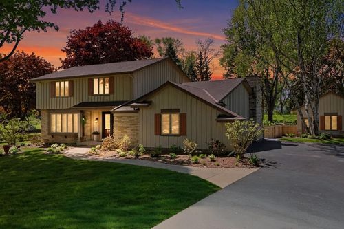 8845 W Meadow Lane, Franklin, WI, 53132 | Card Image