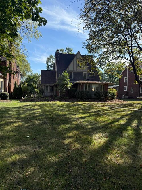 2629 E Broad St, Bexley, OH, 43209-1861 | Card Image