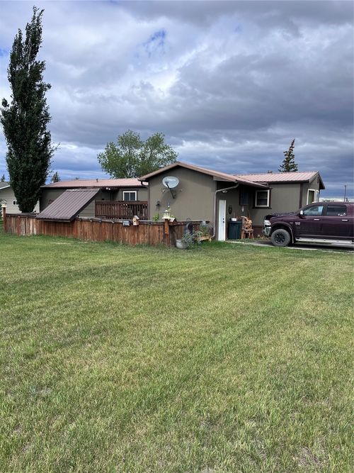 628 Choteau Ave, Valier, MT, 59486-5543 | Card Image