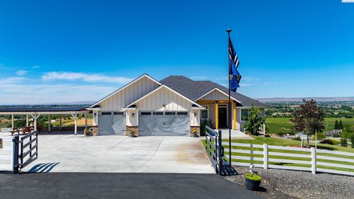 21902 S 1522 Pr Sw, Prosser, WA, 99350-8861 | Card Image