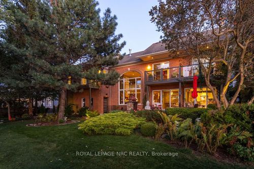 11 Abbey Ave, Saint Catharines, ON, L2N5J5 | Card Image