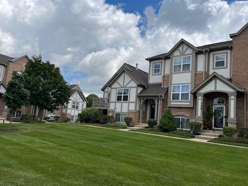 768 June Ter, Lake Zurich, IL, 60047-6252 | Card Image