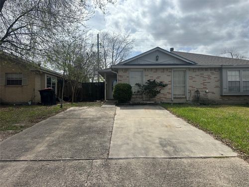 6939 Greenyard Dr, Houston, TX, 77086-1450 | Card Image