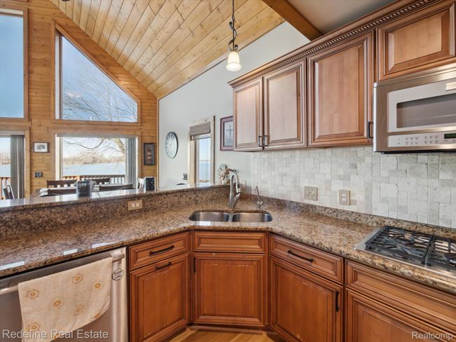 6730 Lakeshore Dr, House other with 3 bedrooms, 3 bathrooms and null parking in Newport MI | Image 16