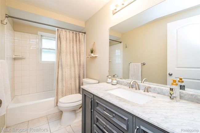 Full Bath | Image 34