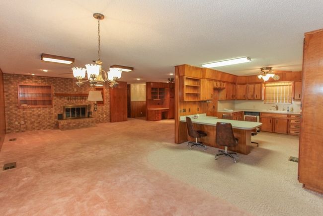 2201 E 25 Th St, House other with 3 bedrooms, 3 bathrooms and 2 parking in Big Spring TX | Image 11