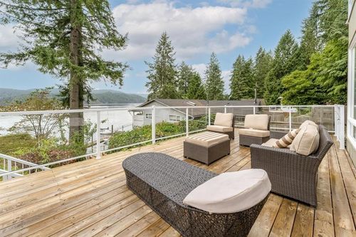 5559 Indian River Dr, North Vancouver, BC, V7G2T7 | Card Image