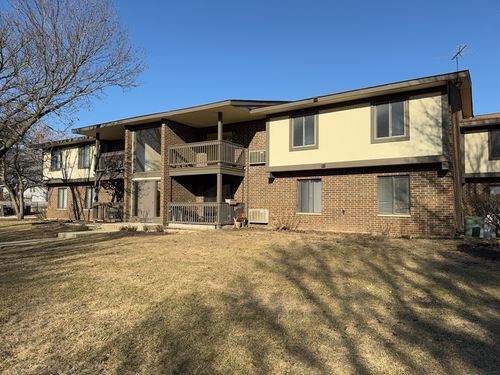 apt-6-590 Somerset Ln, Crystal Lake, IL, 60014-7788 | Card Image