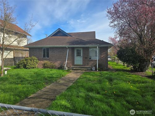 602 18th Ave, Longview, WA, 98632-1512 | Card Image