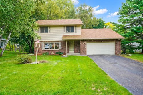 13209 Sheffield Curv, Minnetonka, MN, 55305-2715 | Card Image