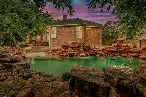 901 Golden Bear Cv, Round Rock, TX, 78664-6130 | Card Image