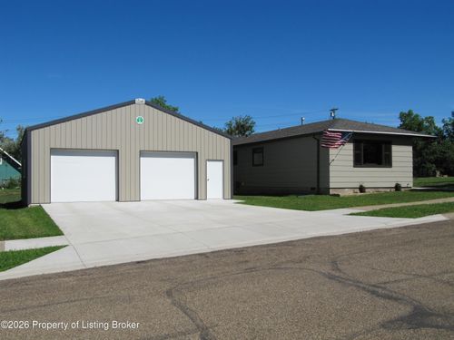 464 S Central Ave, Beach, ND, 58621 | Card Image