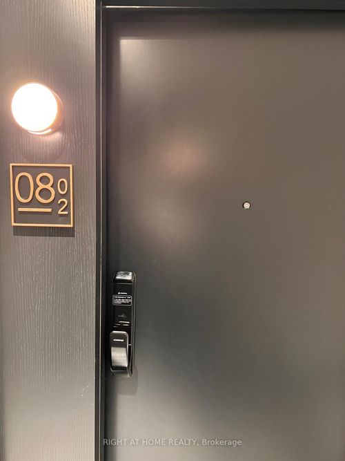 802-3200 William Coltson Ave, Oakville, ON, L6H7W6 | Card Image