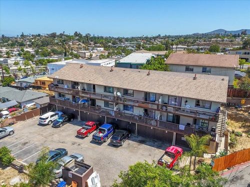 840 Sinkler Way, Vista, CA, 92083-5261 | Card Image