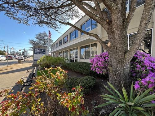 ste-207-655 Main St, East Greenwich, RI, 02818-3624 | Card Image