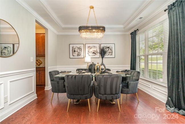 Formal dining room | Image 10