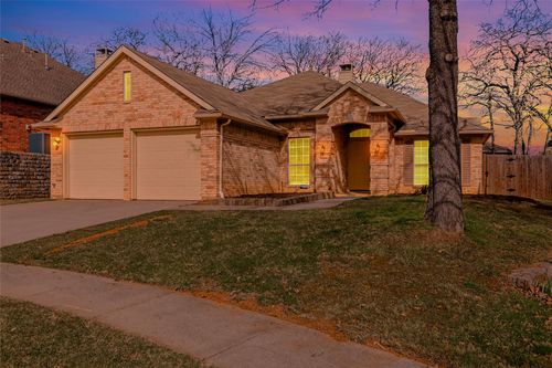2211 Knob Hill Dr, Corinth, TX, 76210-1921 | Card Image