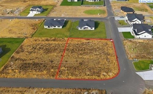 12715 Blackfoot Dr, Pasco, WA, 99301-6219 | Card Image