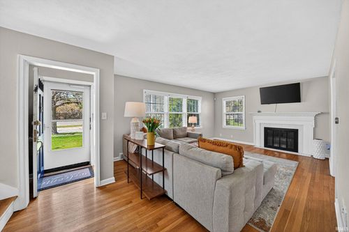 118 S Greenlawn Avenue, South Bend, IN, 46617-3431 | Card Image