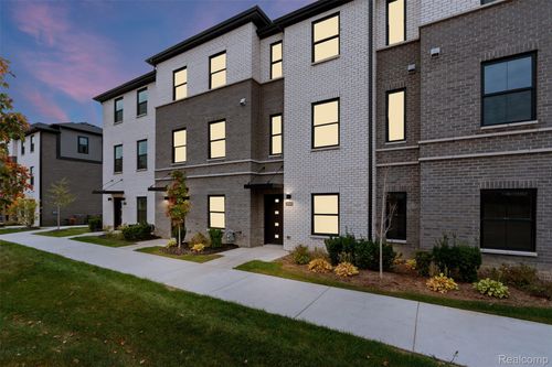 2845 Summers Pl, Troy, MI, 48084-2203 | Card Image