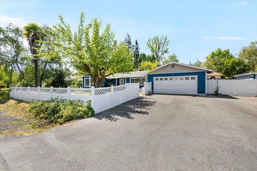 975 Fruitdale, Grants Pass, OR, 97527 | Card Image