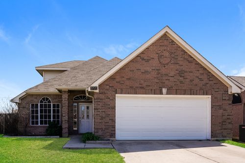 5720 Colorado Ct, Haltom City, TX, 76137-5541 | Card Image