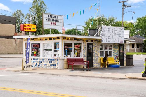 101 N State St, South Whitley, IN, 46787-1385 | Card Image