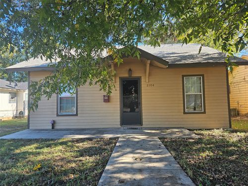 2104 Avenue E, Brownwood, TX, 76801-4371 | Card Image