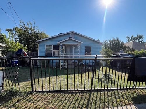 4118 Furey St, Dallas, TX, 75212-1328 | Card Image