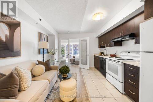 721-35 Saranac Boulevard, Toronto (Englemount-Lawrence), ON, M6A2G4 | Card Image