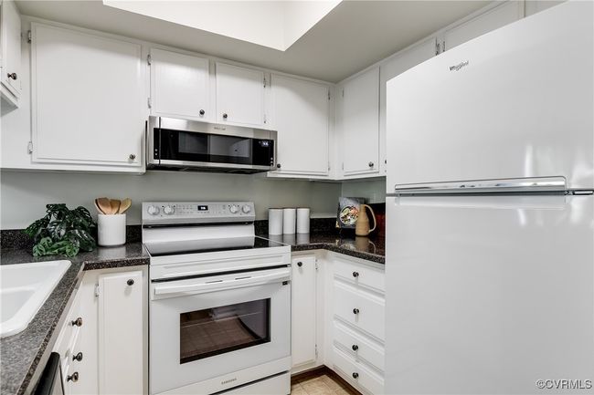 4814 Long Shadow Dr, Townhouse with 2 bedrooms, 2 bathrooms and null parking in Midlothian VA | Image 20