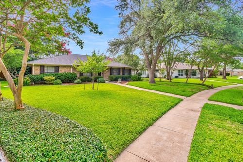 902 Dunbarton Dr, Richardson, TX, 75081-5212 | Card Image