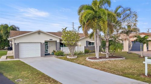 7013 Nw 99th Way, Tamarac, FL, 33321-1810 | Card Image