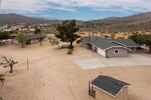 6910 Wamego Trl, Yucca Valley, CA, 92284-2589 | Card Image
