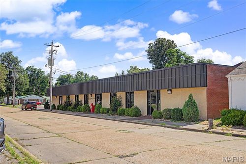 205 S New Madrid St, Sikeston, MO, 63801-2953 | Card Image
