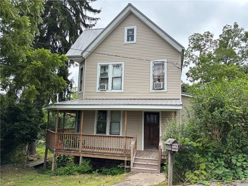 4 Brokers Ln, Penn, PA, 15675-9603 | Card Image