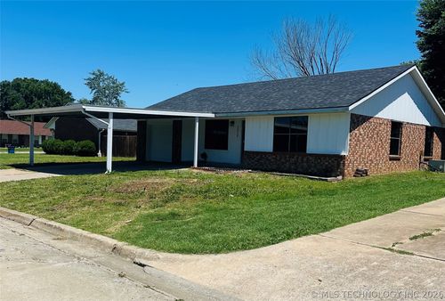 2028 N 12th St, McAlester, OK, 74501-3224 | Card Image
