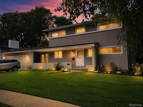 1814 Rockcreek Ln, Flint, MI, 48507-2234 | Card Image