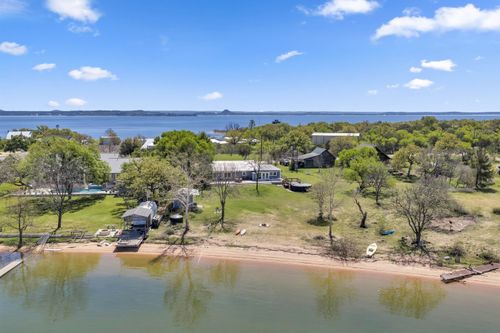 515 E Island Dr, Bluffton, TX, 78607-3029 | Card Image