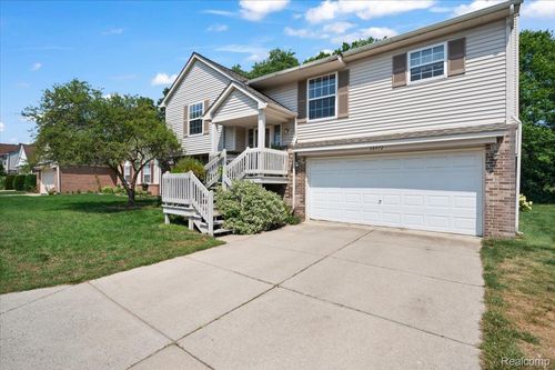 38472 Emerald Ln N, Westland, MI, 48185-7635 | Card Image