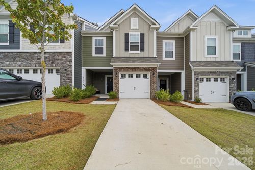8031 Ramsburg Dr, Charlotte, NC, 28269-3993 | Card Image