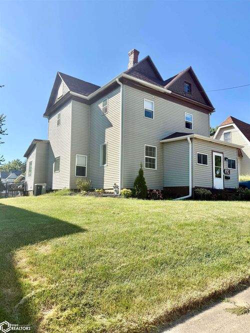 1109 N 2nd St, Oskaloosa, IA, 52577-2305 | Card Image