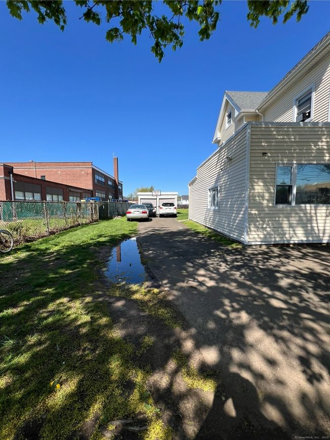 1 - 982 Dixwell Ave, Home with 2 bedrooms, 1 bathrooms and null parking in Hamden CT | Image 12