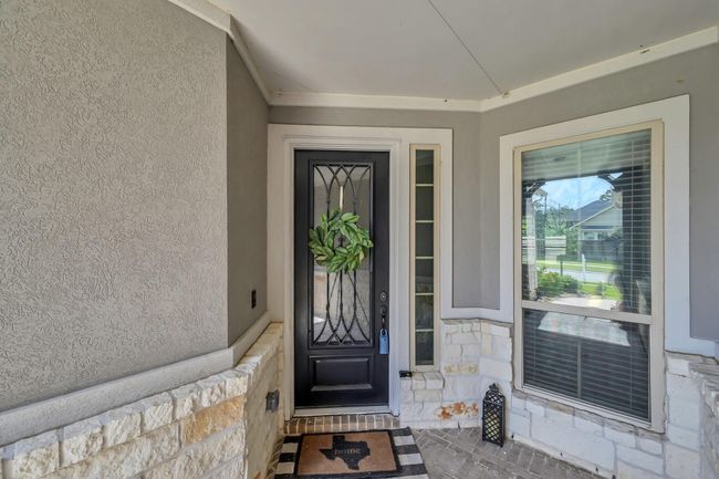 Front entry | Image 8