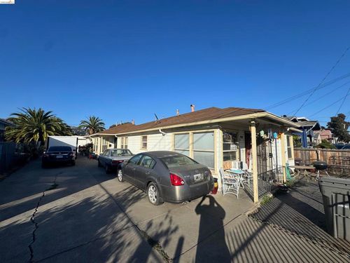 7430 Lockwood St, Oakland, CA, 94621-2704 | Card Image
