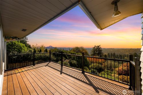 12303 206th Pl Se, Issaquah, WA, 98027-5427 | Card Image