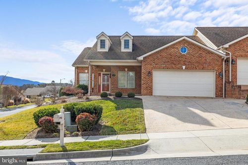 207 Donna Dr, WOODSTOCK, VA, 22664-1147 | Card Image