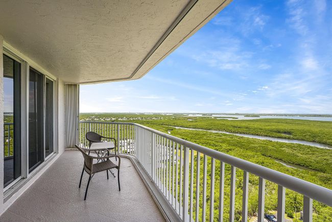 APT-1901 - 5049 N Highway A1a, Condo with 3 bedrooms, 2 bathrooms and null parking in Hutchinson Island FL | Image 18