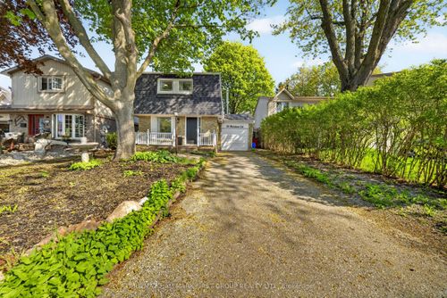 33 Harrison Crt, Whitby, ON, L1N6E2 | Card Image